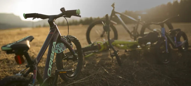 2023 Orbea Mx 24 Team Youth Bike in Purple/Mint -2