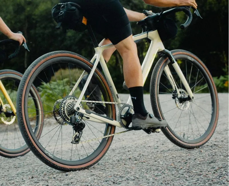 NEW 2024 Orbea Terra M30Team Gravel Bike In Cosmic Carbon/Metallic Olive Green-10