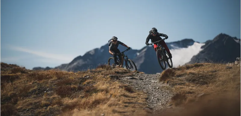 2024 Orbea Rise H30 Mountain e-Bike in Iceberg Grey/Moon Blue-10