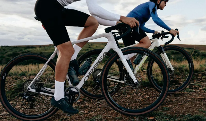 NEW 2024 Orbea Terra M30Team Gravel Bike In Ivory White/Spicy Lime-4