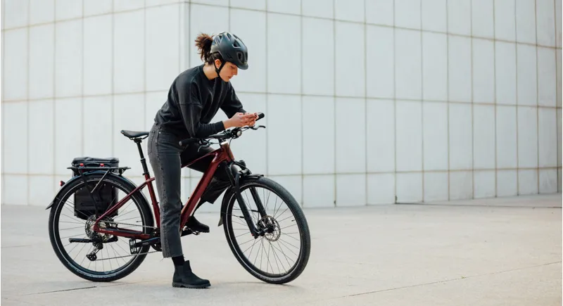 2024 Orbea Kemen 40 Urban Trekking E-Bike in Metallic Burgundy Red-8
