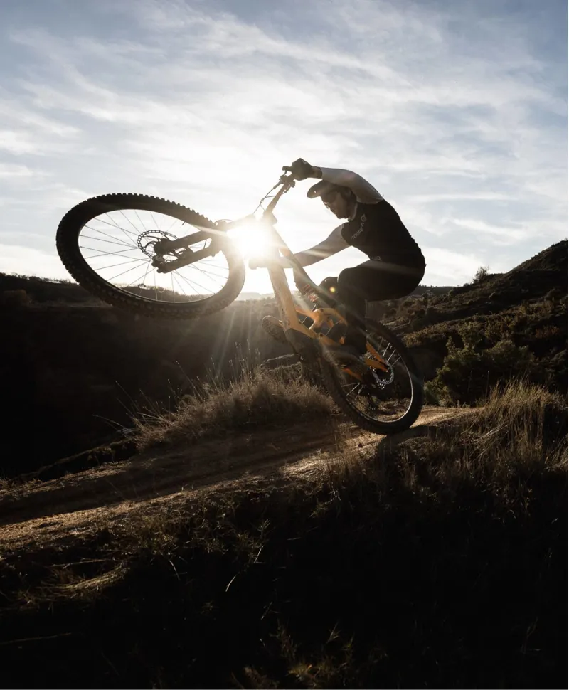 NEW 2025 Orbea Rise Lt M-Team 420Wh E-Mountain Bike - in 3 Colours-12