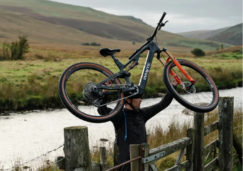 Whyte E-Lyte 140 Works XC eMountain Bike in Carbon/Black-10