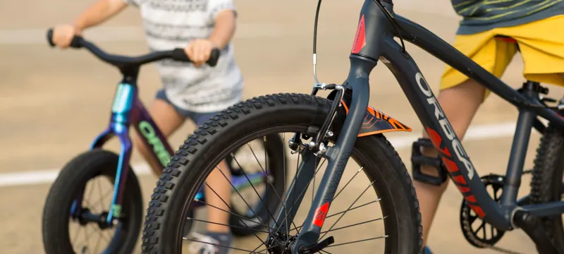 2023 Orbea Mx 24 Team Youth Bike in Purple/Mint -3