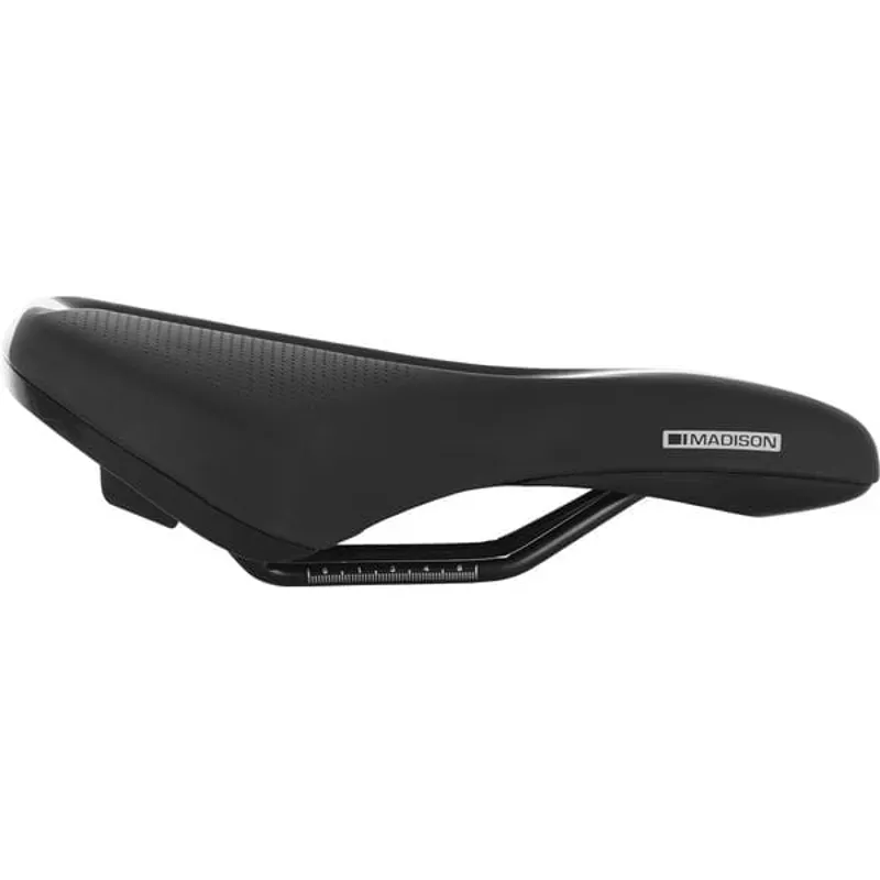 Roam Freedom Saddle Standard Fit in Black-1