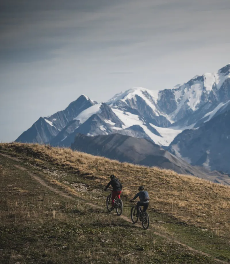 NEW 2025 Orbea Rise Lt H20 E-Mountain Bike In 3 Colours-12