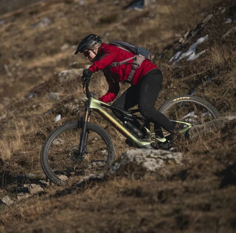 NEW 2025 Orbea Rise Lt H20 E-Mountain Bike In 3 Colours-13