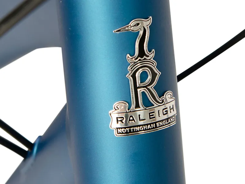 Raleigh Strada City 650b Open Frame Hybrid Bike in Blue-7