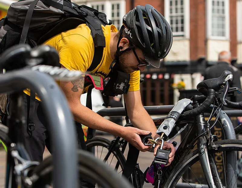 Hiplok Gold Wearable 10mm x 85cm Sold Secure Gold Chain Lock in Black-2