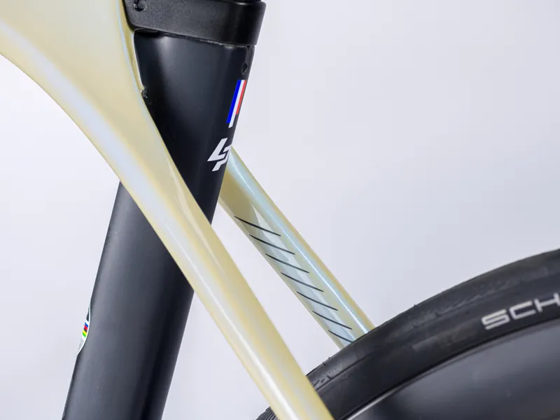 Lapierre Aircode DRS 6.0 Carbon Road Bike in White-4