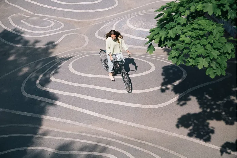Pelago Airisto Commuter Dynamo Bike in Pearl Rosa-11