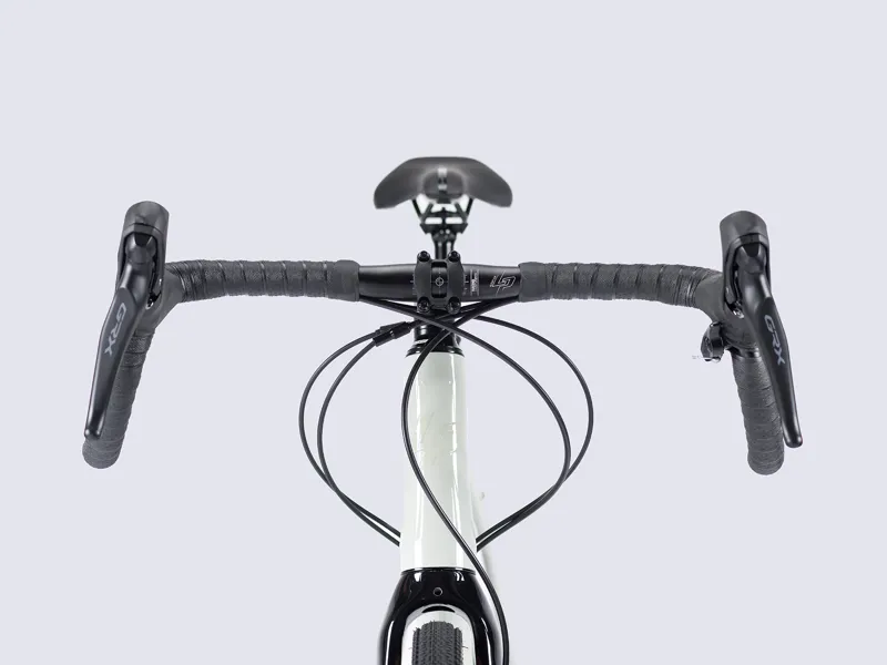 Lapierre Crosshill 5.0 Gravel Bike in Light Grey-2