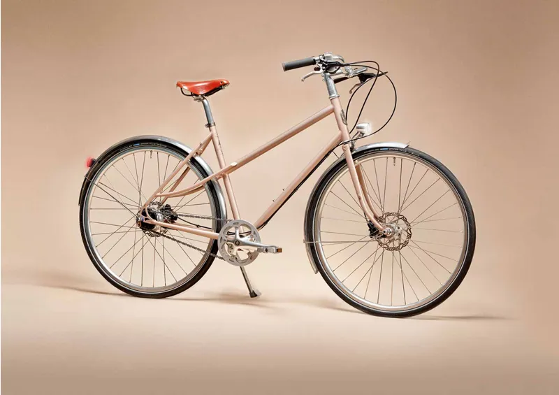 Pelago Airisto Commuter Dynamo Bike in Pearl Rosa