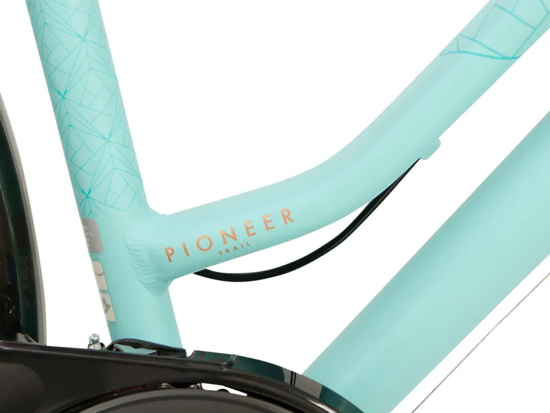 Raleigh Pioneer  650b Trail Hybrid Bike in Aqua-7