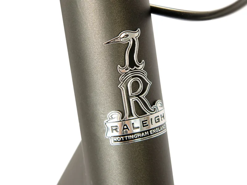 Raleigh Pioneer Crossbar Hybrid Bike in Grey-7