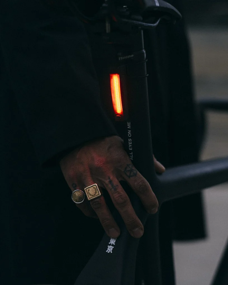 Knog Plus Rear Light in Black-5