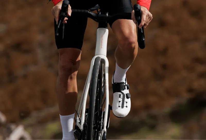 NEW 2025 Orbea Avant H40 Road Bike In 3 Colours-9