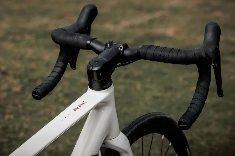 NEW 2025 Orbea Avant H40 Road Bike In 3 Colours-11