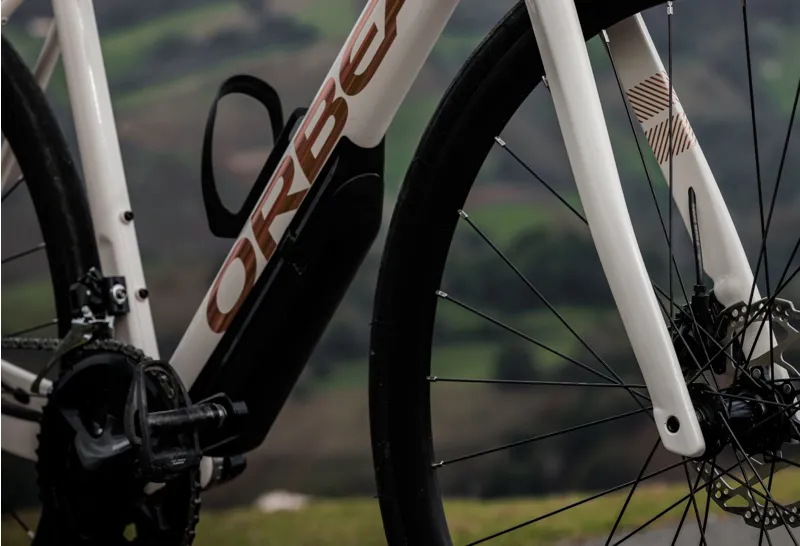 NEW 2025 Orbea Avant H40 Road Bike In 3 Colours-13