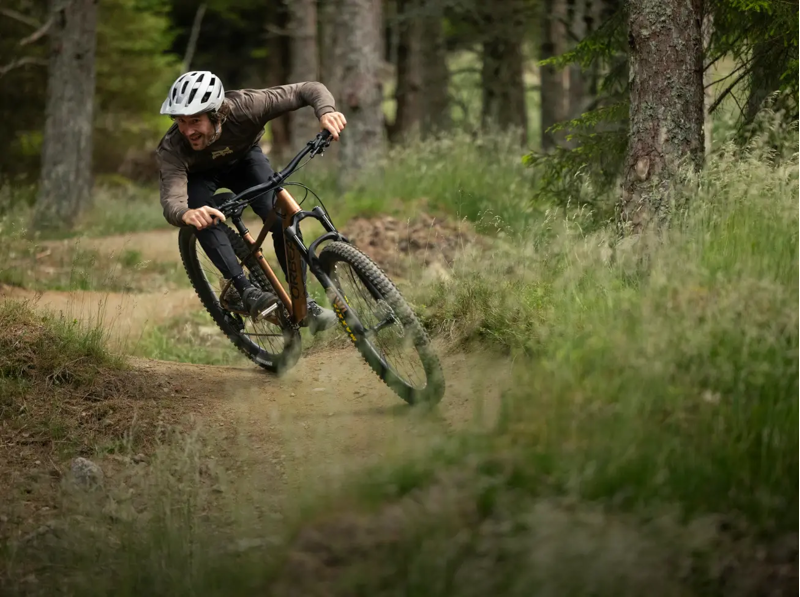 New 2026 Orbea Laufey H30 Mountain Bike in Smooth Silver Matt - Titanium-8