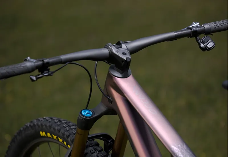 NEW - Occam Lt M-Team Mountain Bike in Escape Green - Carbon View-9