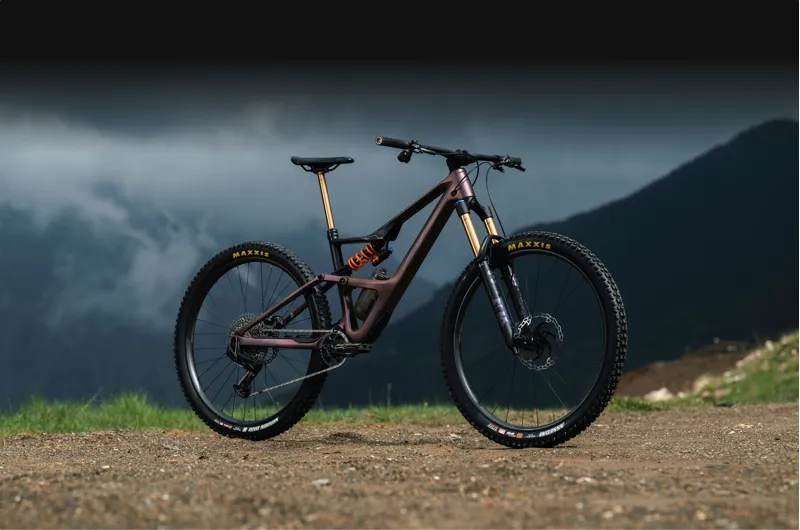 NEW - Occam Lt M-Team Mountain Bike in Sunset Carbon View - Black Matt-10