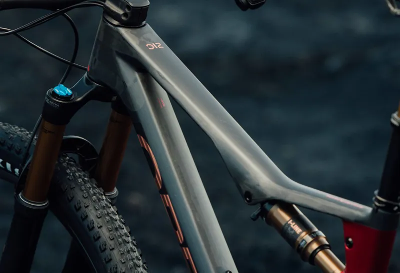 NEW - Oiz M- Ltd Mountain Bike in Bronze Carbon View - Titan Gold Matt-7