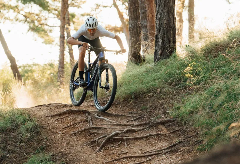 NEW 2025 Orbea Oiz M-Pro Mountain Bike In 2 Colours-11