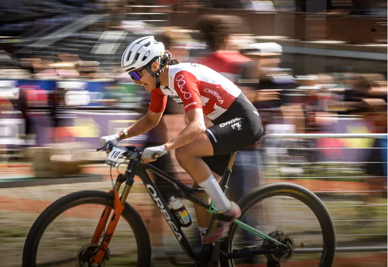 NEW - Oiz M30 Mountain Bike in Ivory White - Bumblebee Yellow Matt-11