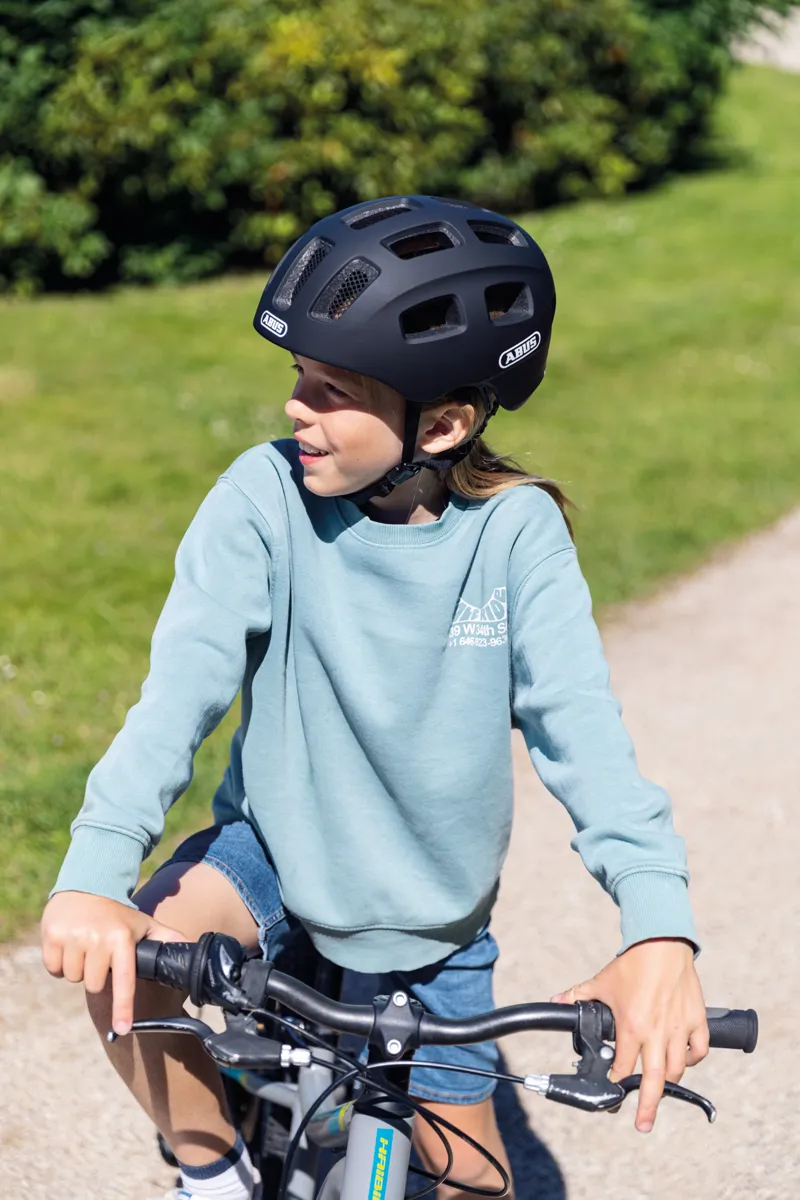 Abus Youn-I 2.0 Youth Mountain Bike Helmet in Velvet Black-3