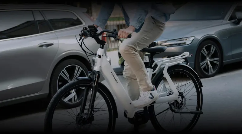 Tenways AGO T Hybrid eBike in Midnight Black-10