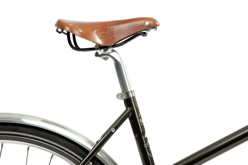 Pelago Airisto Commuter Dynamo Bike in Pearl Rosa-5