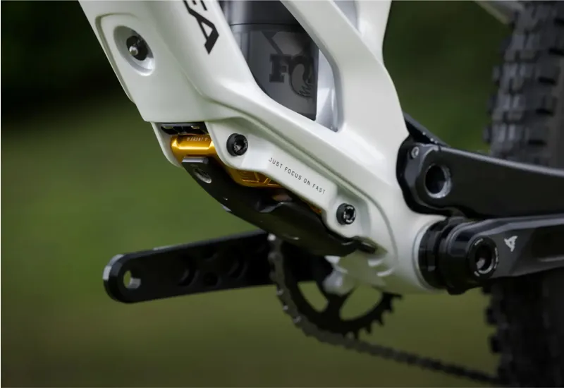 NEW - Orbea Rallon E10 Mountain Bike in White Chic - Diamond Black-5