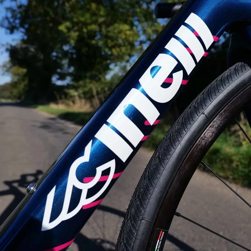 Cinelli Veltrix Disc 11 speed Road Bike in Blue-4