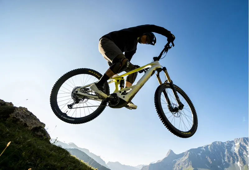 NEW 2025 Orbea Wild M20 E-Mountain Bike In 3 colours-13