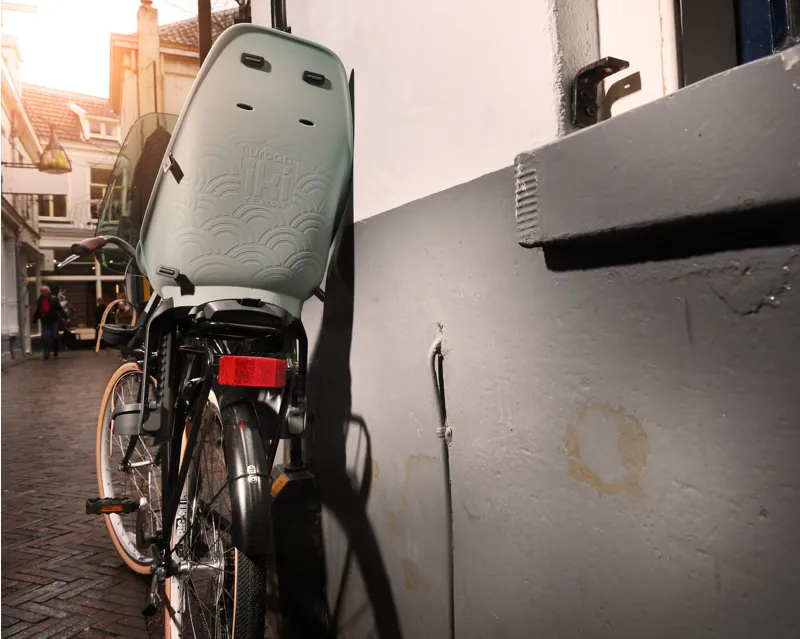 Urban Iki Rear Child Seat U-ME in Bincho Black / Bincho Black - Rack/Frame Mount-6