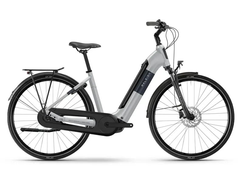 NEW - 2025 Raleigh Motus Hub Low Step Electric Bike in Sparkling White